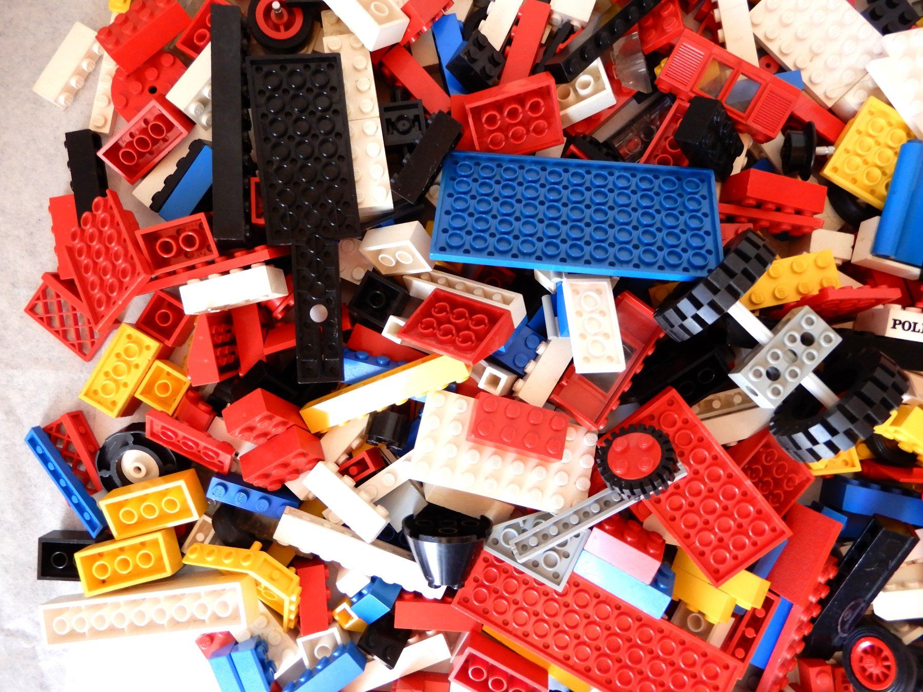 Lego Kit di costruzioni: LEGO CLASSIC  1 Kilo diverse Steine – Usato da Senèdes venduto da Framboise52 2