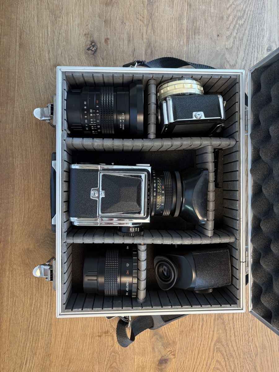 Fotocamera: Mittelformatkamera Kiev 88 Set mit Objektiven – Usato da Laupen ZH venduto da Abarth95 7