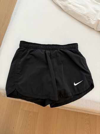 Laufshorts Nike Dri-Fit Damen schwarz Grösse S guter Zustand