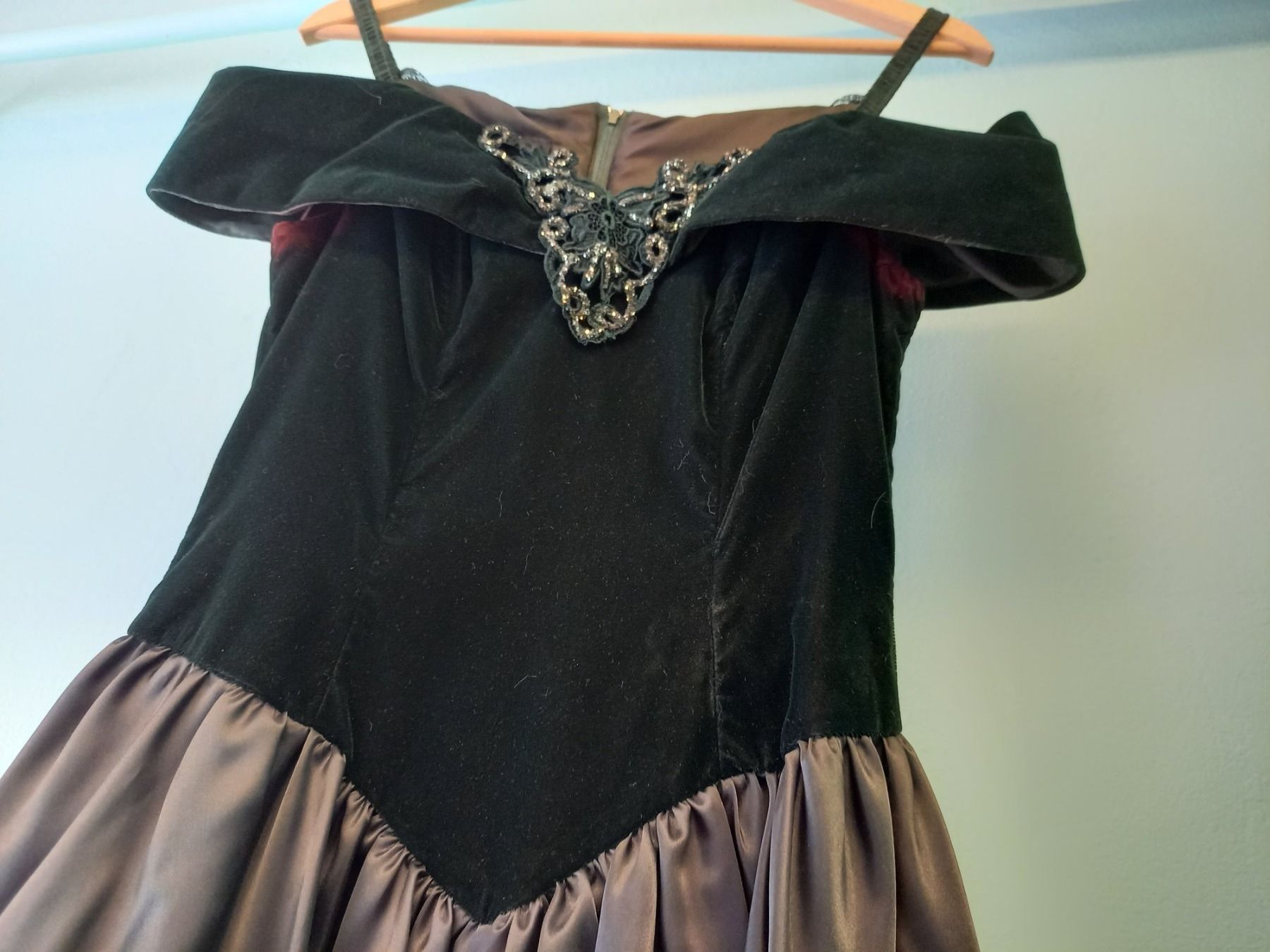 Robes: DAMEN  ABEND   KLEID – Neuf (Voir description) à Uster par flocke1 1