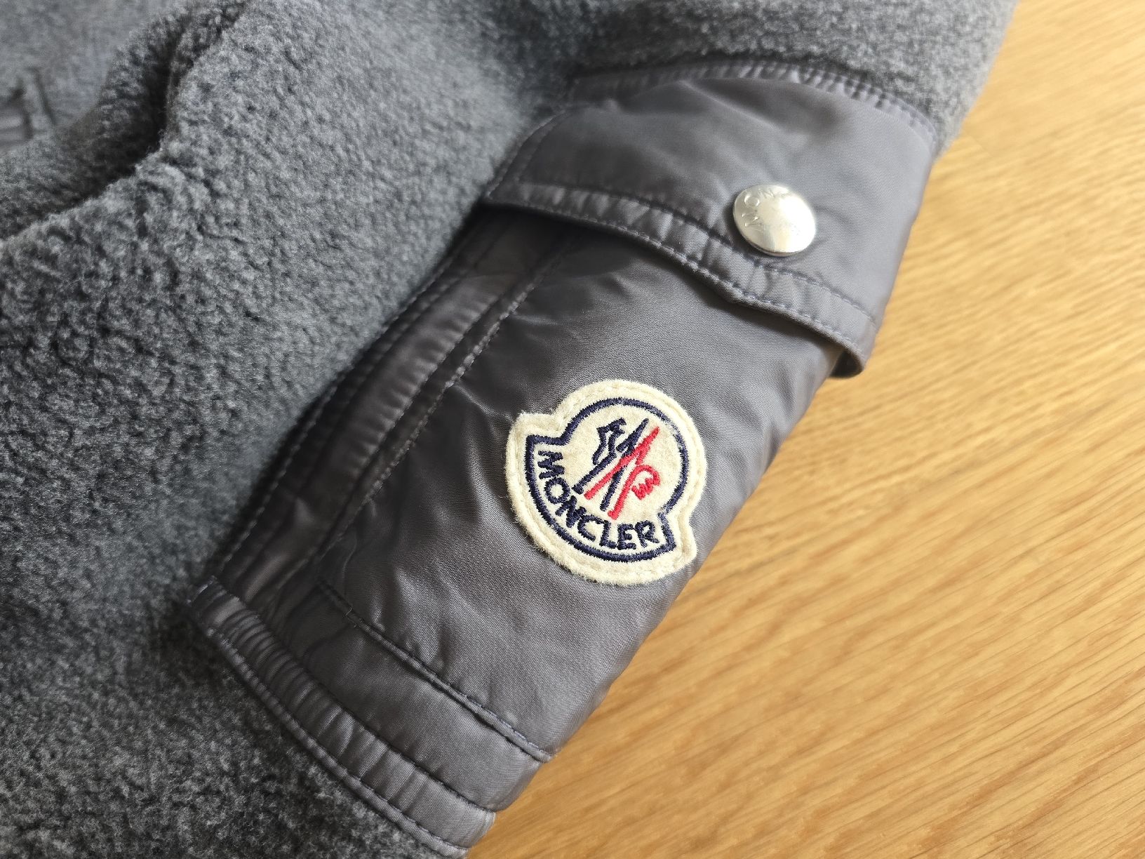 Moncler Vestes: Moncler Jacke M – D'occasion à Reinach AG par RenaultSportRS 2