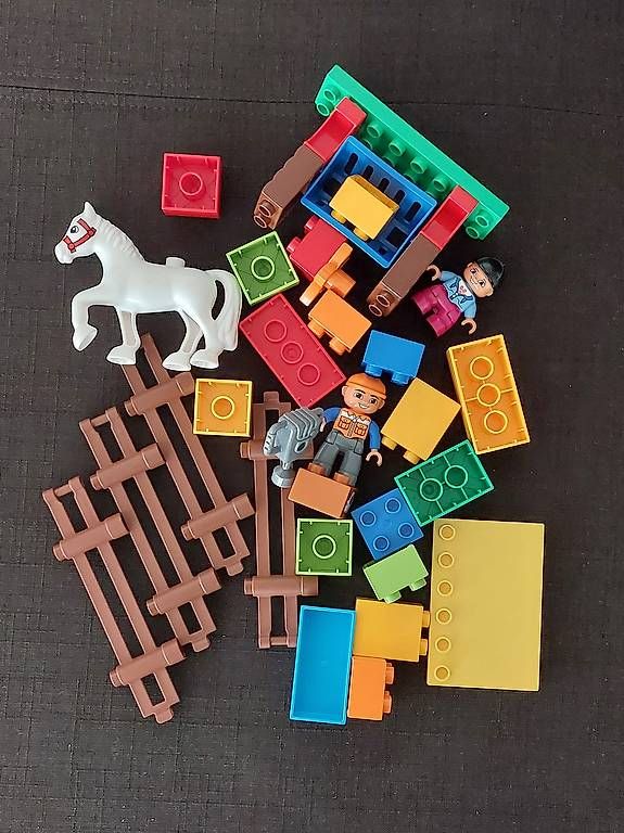 Spielzeuge: Lego Duplo Pferdestall – Gebraucht aus Baar von Scofield77