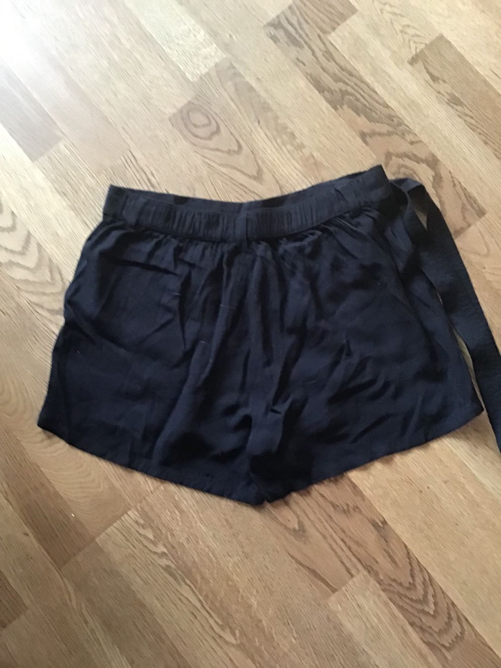 Pantaloni: Kurze Hose "esmara" Gr. 42... – Usato da Uetendorf venduto da Koh0 1