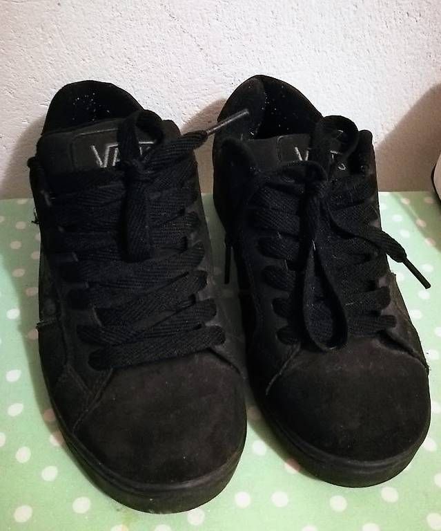 Herrenschuhe: VANS 40.5 – Gebraucht aus Dalpe von Avigia