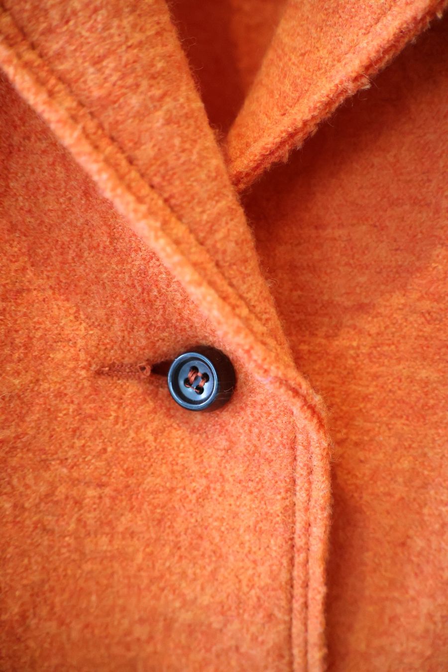 Riani Jacken: Orangefarbene Riani Wolljacke – Gebraucht aus Winterthur von jul_v9wx 1