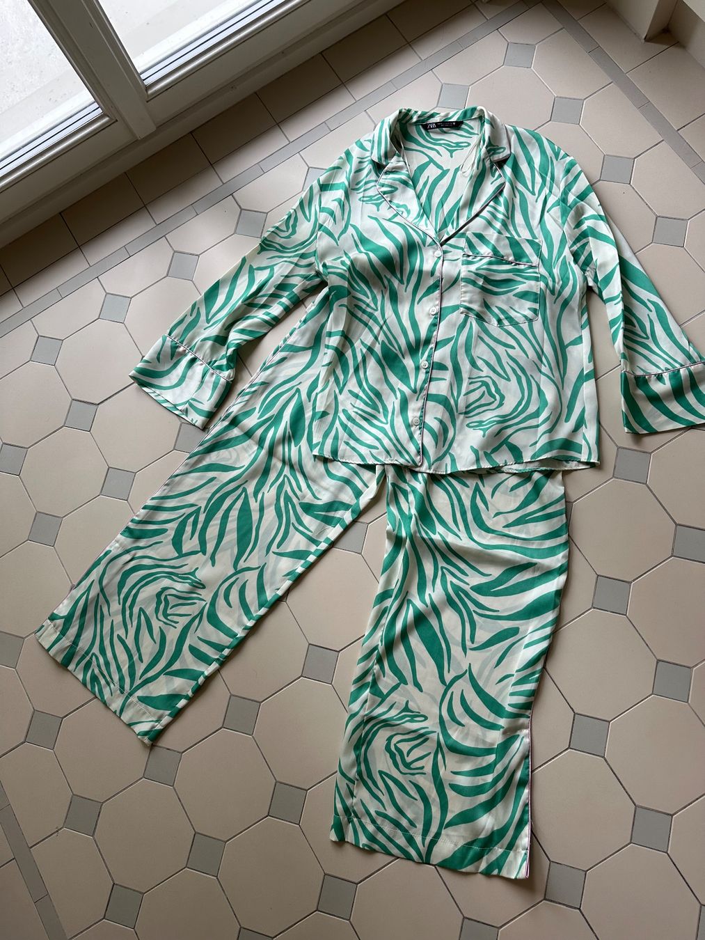 Completi & Tailleur: Zara Set Zebra – Usato da Zürich venduto da aow_8p7m