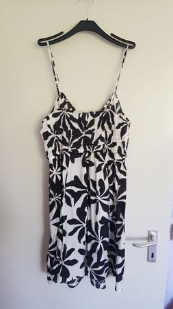 Robe noire et blanche à bretelles taille L H&M