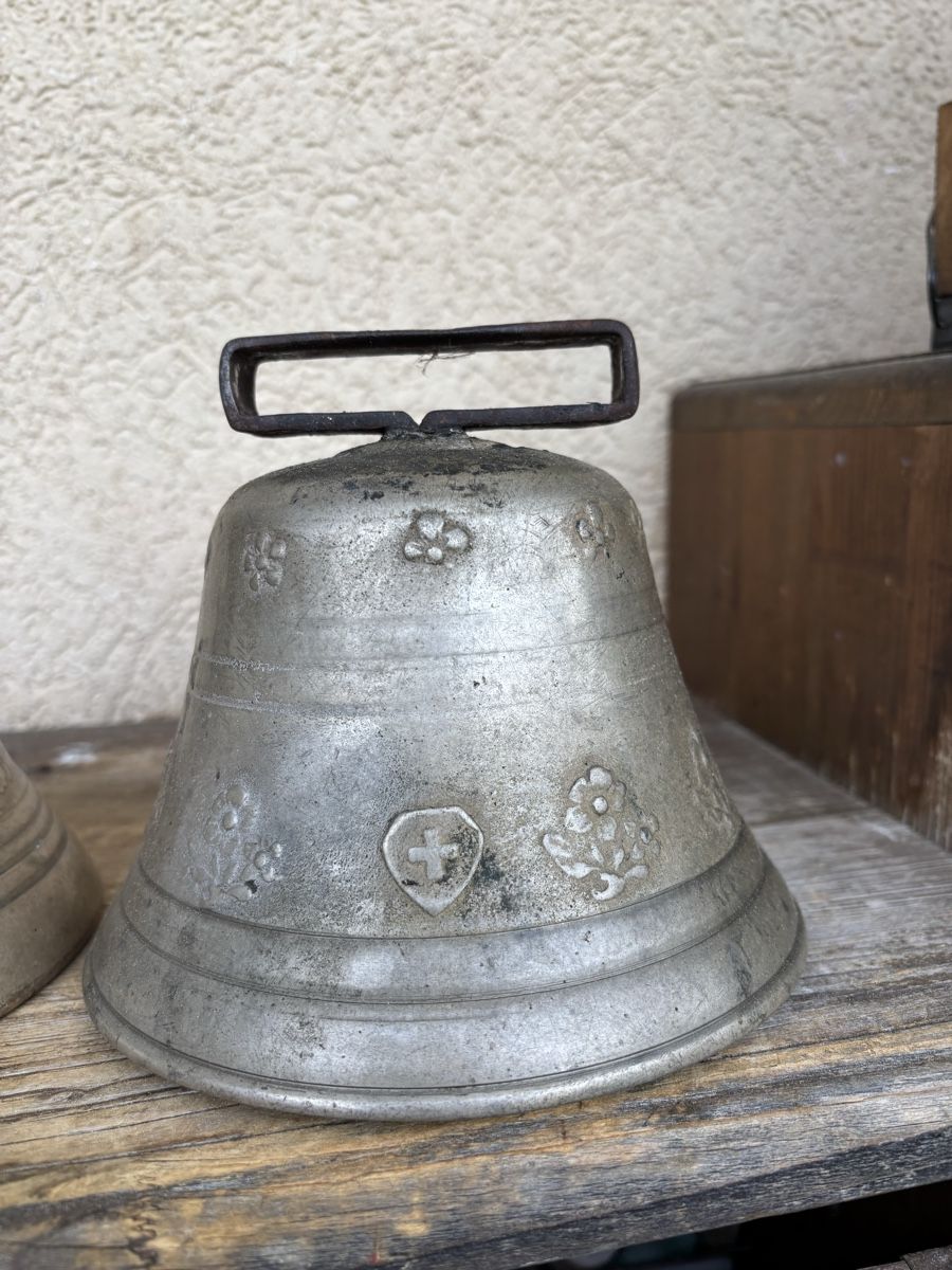Campanacci mucche: 2 Weideglöggli – Usato da Schangnau venduto da Roseggli82 2