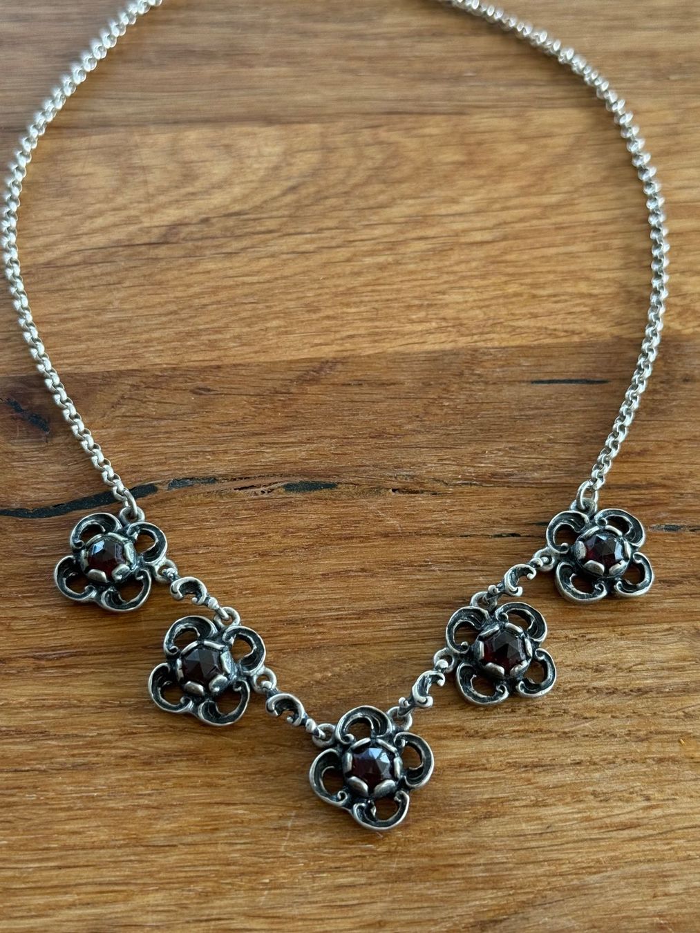 Catenine: Halskette Silber mit Granatblüten – Usato da Zürich venduto da AngelaZeh