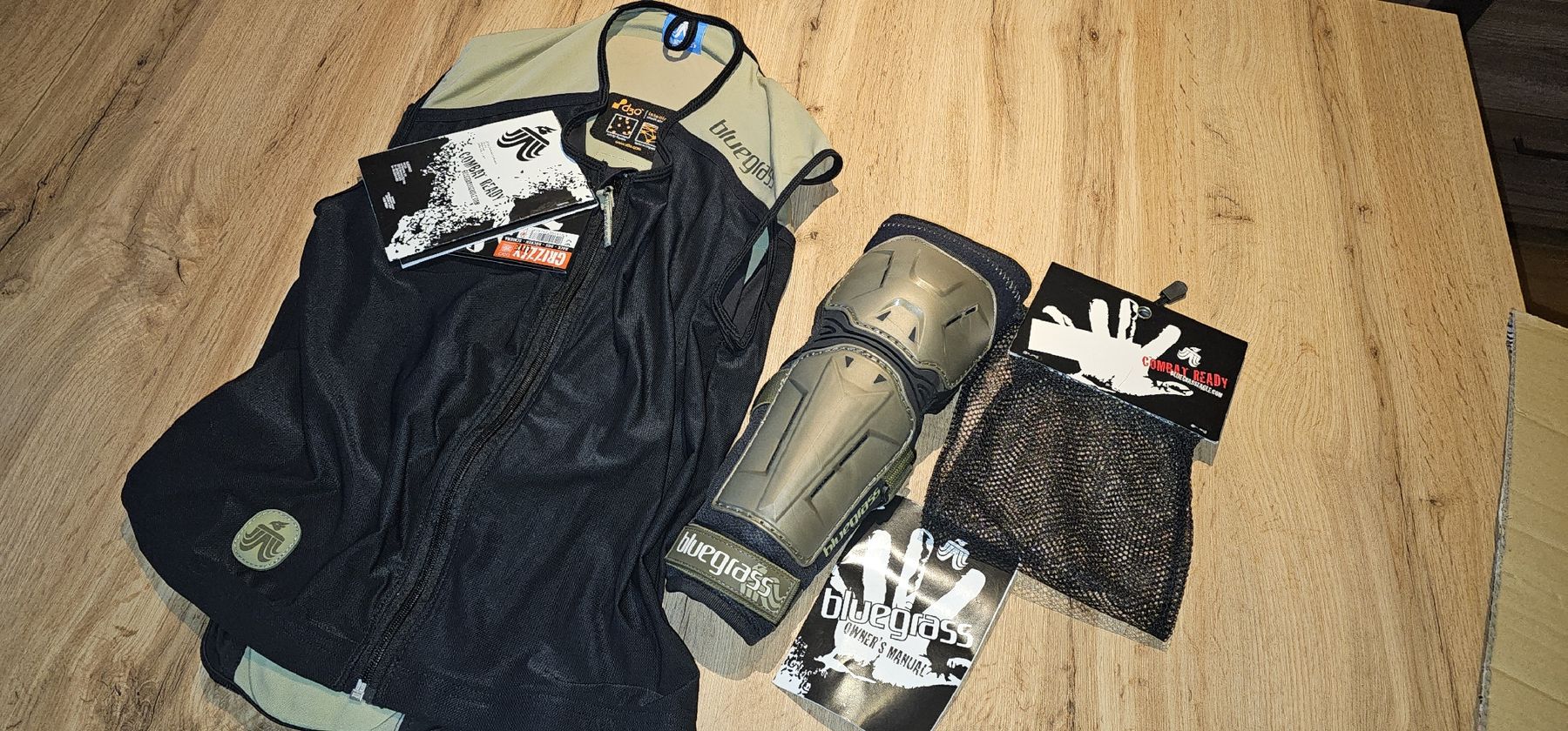 Protections: Bluegrass Grizzly Lite Protektor Set Grösse L – Neuf avec emballage d'origine à Müntschemier par Nacc90