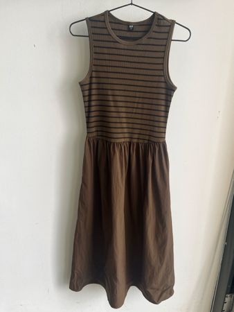 UNIQLO Midi-/Maxikleid – Khaki/Braun – Grösse M