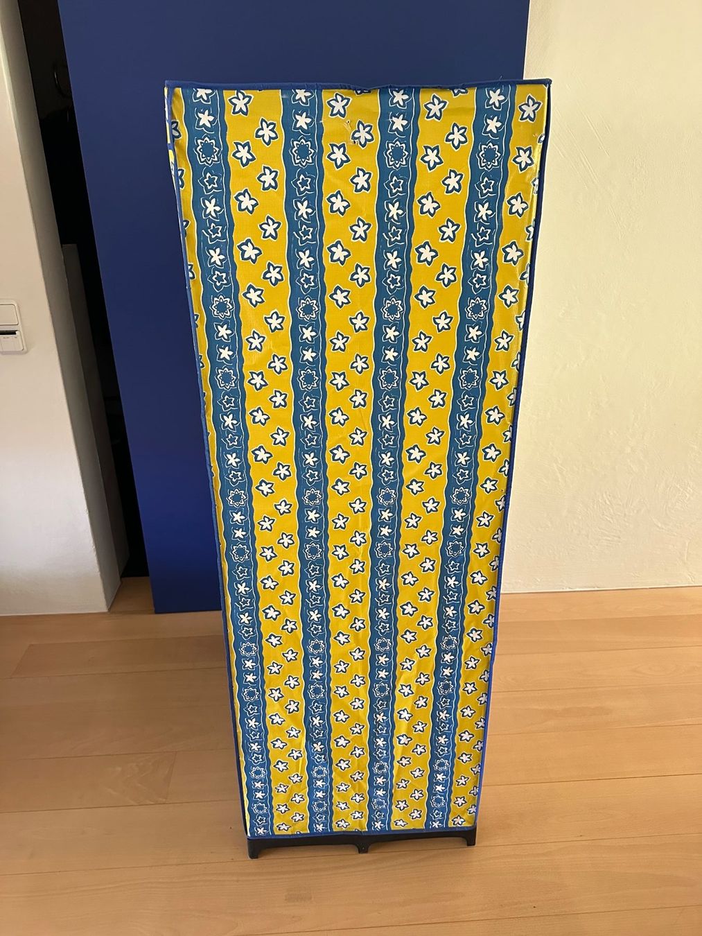 Armadi: Mottenschrank 145 x 76 x 50 – Usato da Stallikon venduto da Rsiri 1