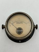 Antikes Voltmeter 0–3 Volt – historisches Messgerät