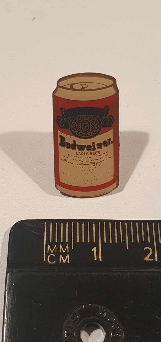 Placchette & Badge: Pin's Bière Budweiser – Usato da St-Barthélemy VD venduto da titeuf5 2