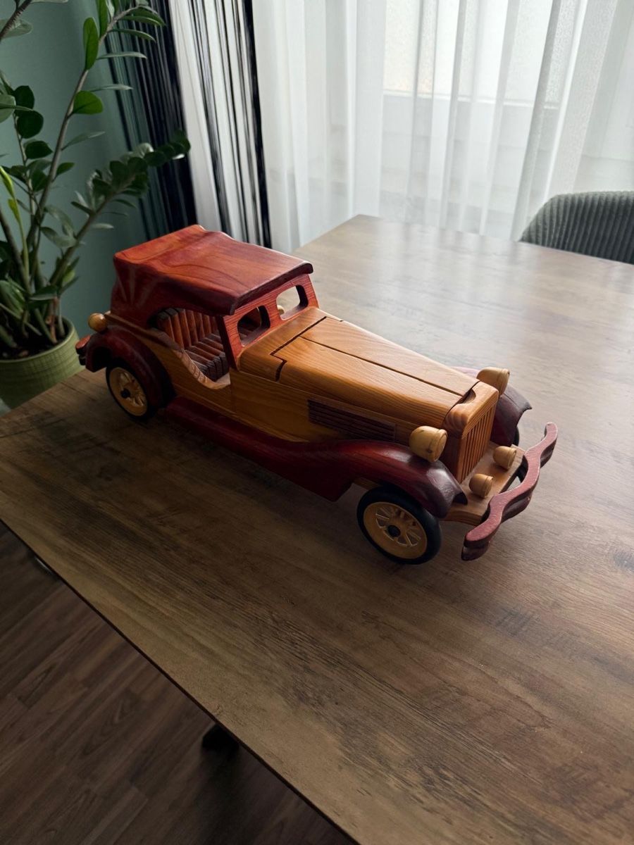 Mercedes-Benz Modellautos: Handgeferзtigtes Holzauto  – Gebraucht aus Dübendorf von olh_rs5r