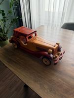 Handgeferзtigtes Holzauto 