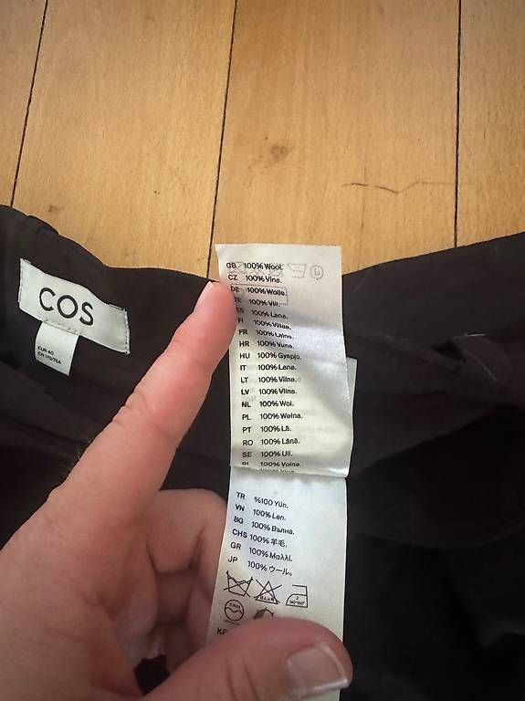 Pantaloni: Cos Hose aus Wolle – Usato da Basel venduto da lar_tlt2 2