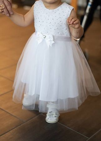 Kleid mit Pailletten und Tüll inkl. Zubehör Grösse 86