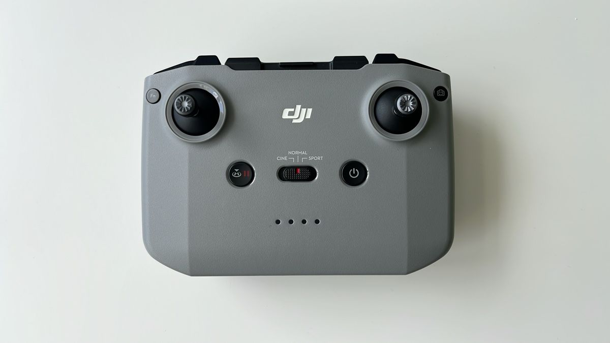 DJI Télécommandes: DJI RC Remote Controller for Drones - Model RC231 – D'occasion à Rorschacherberg par j.swiss