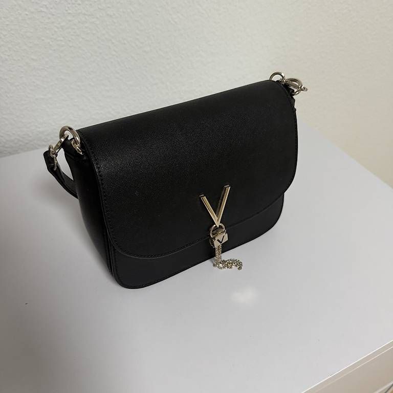 Borse da donna: Valentino Tasche – Usato da Hochdorf venduto da Franciscochico