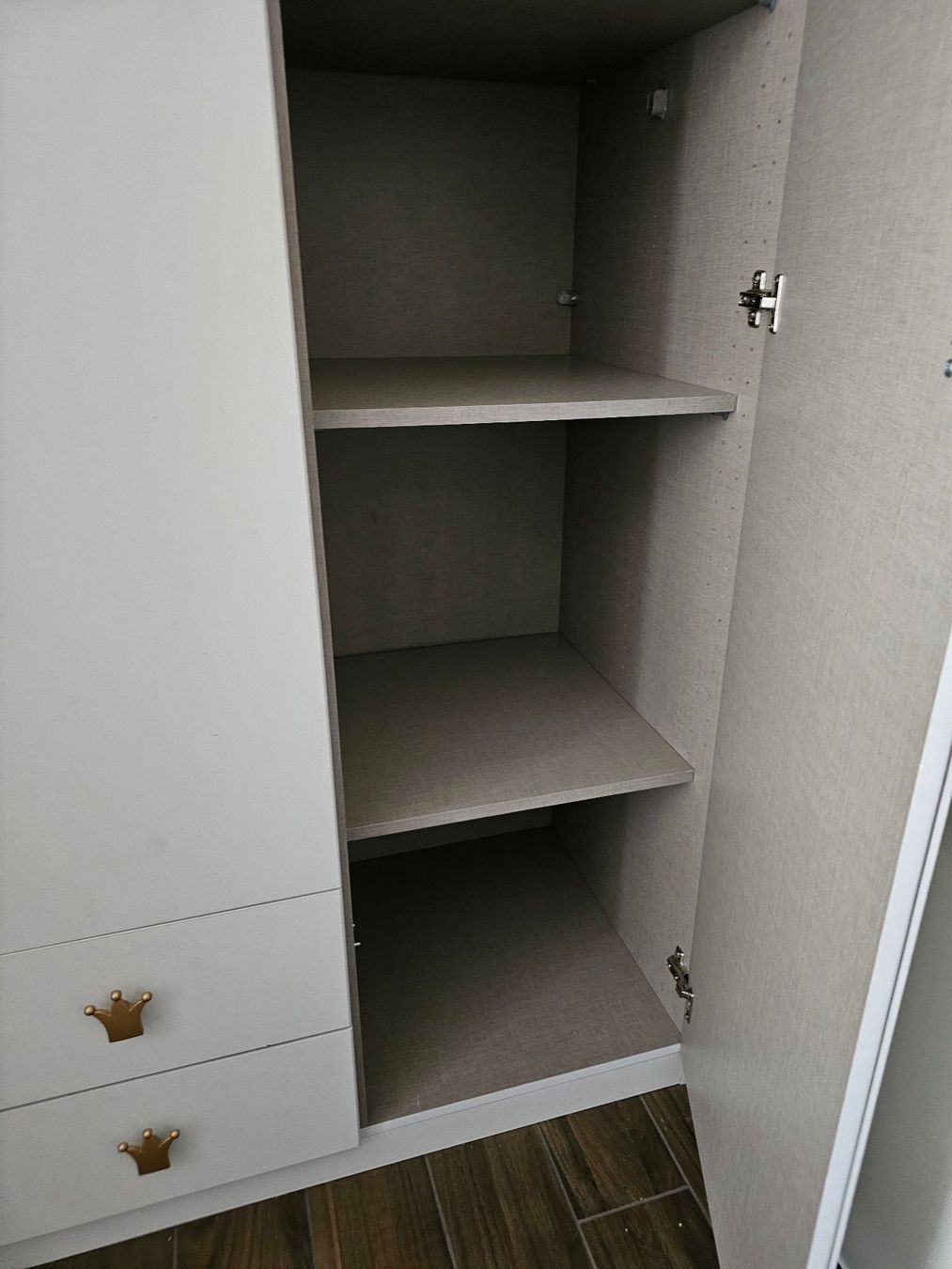 Armadi: Kinderschrank Set mit passender Kommode – Usato da Altwis venduto da jsc_5ccr 2