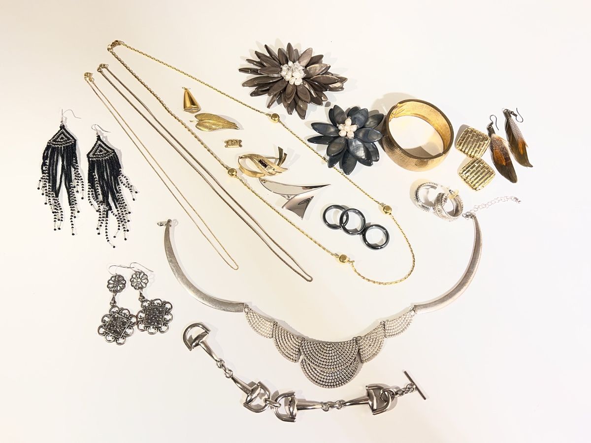 Sonstiger Schmuck: Lot de bijoux – Gebraucht aus St-Pierre-Clages von ste_xk6p