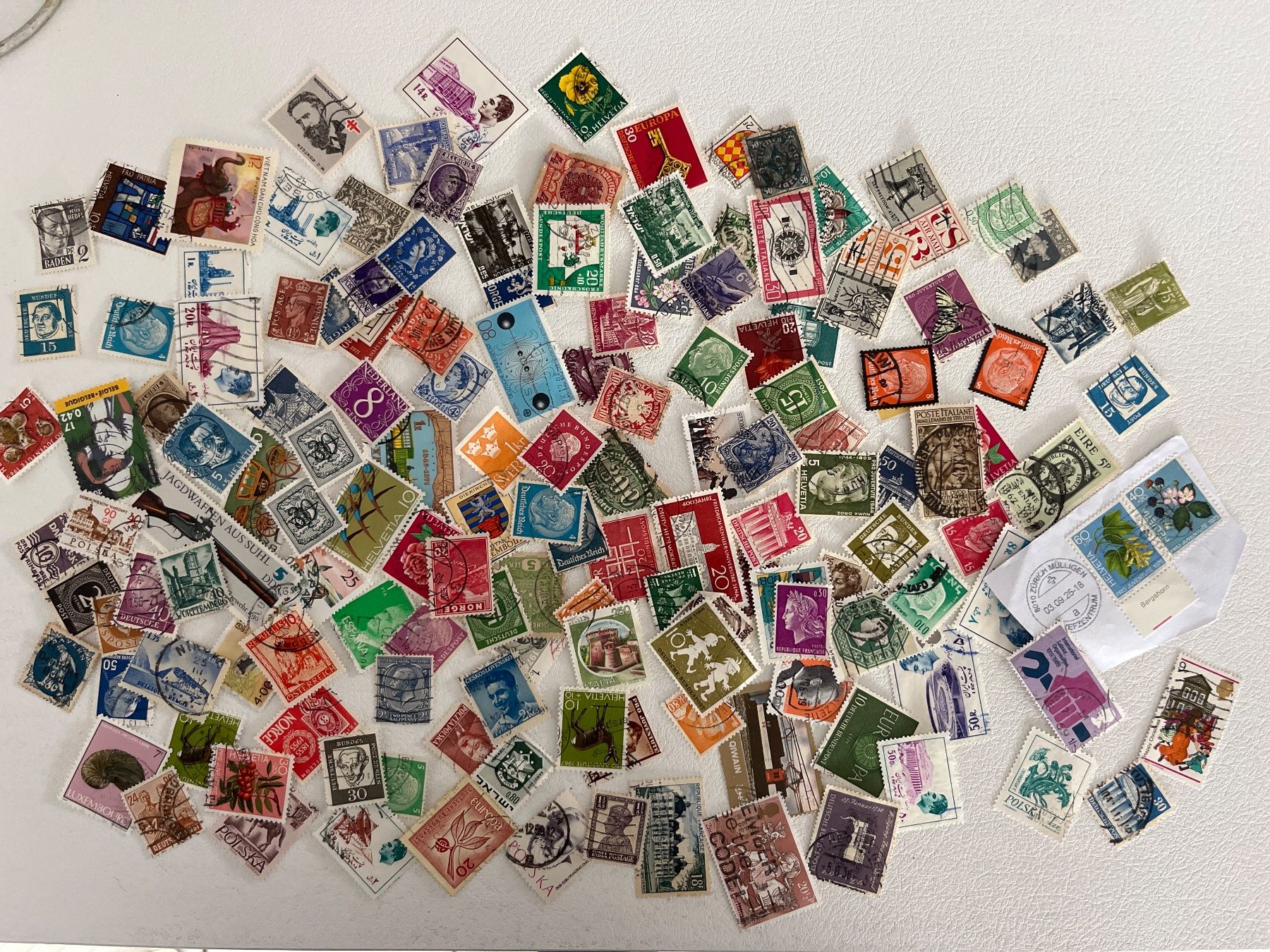 Tutti i francobolli: Lot 15: Lot mit Mix Briefmarke – Usato da Chiasso venduto da AzenYa