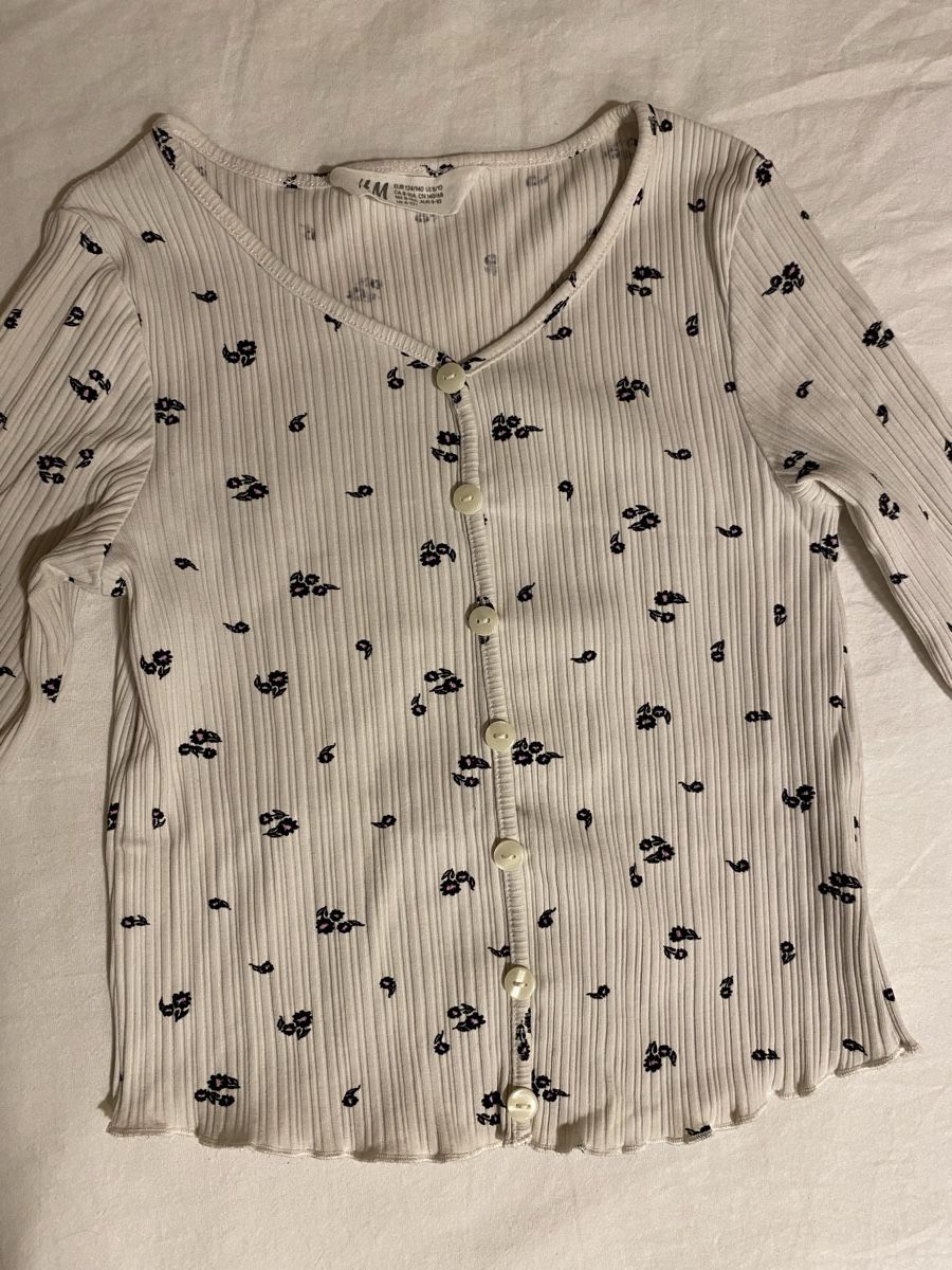 H&M Blouses, T-shirts & Tops: H&M Longsleeve – D'occasion à Frick par mhu_q5w8