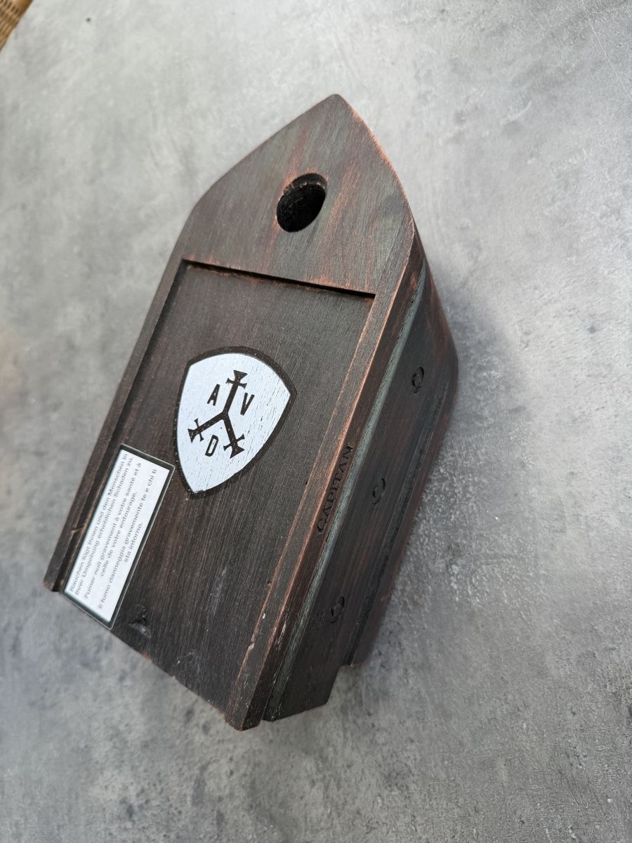 Altro: Holzbox Capitan The Conqueror 20cm dunkelbraun – Usato da Seuzach venduto da kaufes8