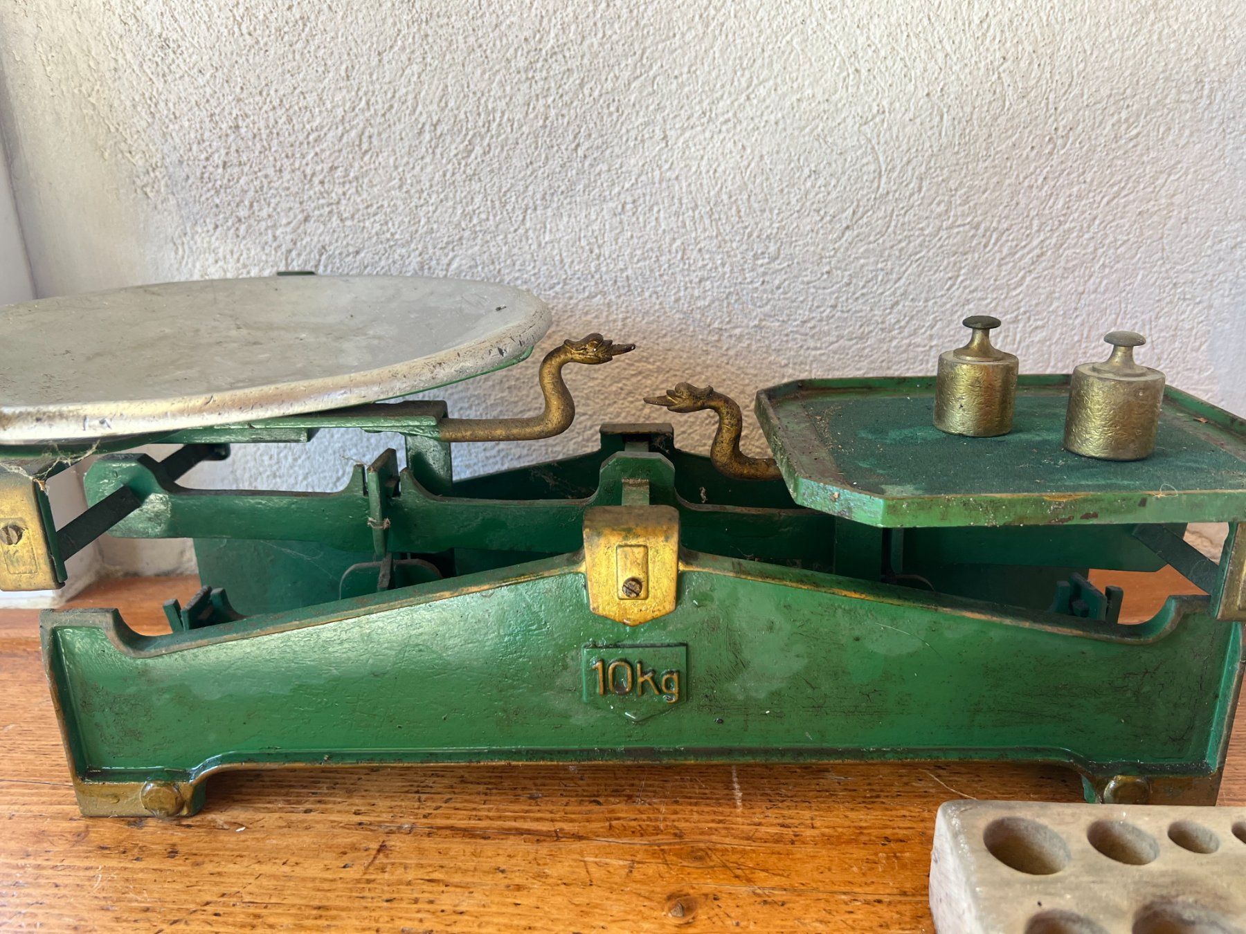 Bilance e pesi: Gut erhaltene schöne Marktwaage antik – Usato da Gränichen venduto da Paolosch