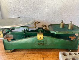 Gut erhaltene schöne Marktwaage antik