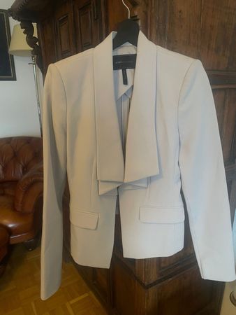 Blazer BCBG Max Azria taille S - Élégant et moderne!