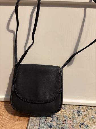 Schwarze Leder-Tasche 