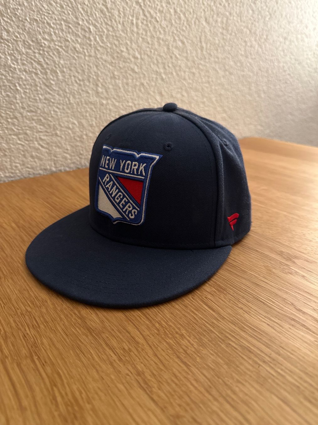 Altro in  Abbigliamento & Accessori: New York Rangers Cap – Usato da Herzogenbuchsee venduto da Wolfmarco