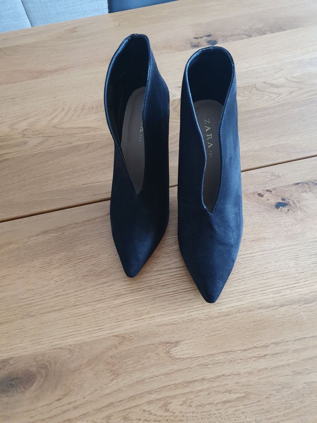 Zara Scarpe da donna: bottines Zara en daim chic élégant – Nuovo (secondo la descrizione) da Cheseaux sur Lausanne venduto da pan_skd5 7