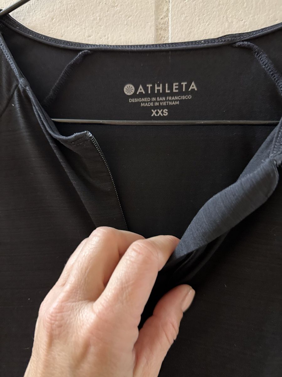 T-shirt: Athleta laufshirt – Nuovo (secondo la descrizione) da Neerach venduto da the_modern_mini 1