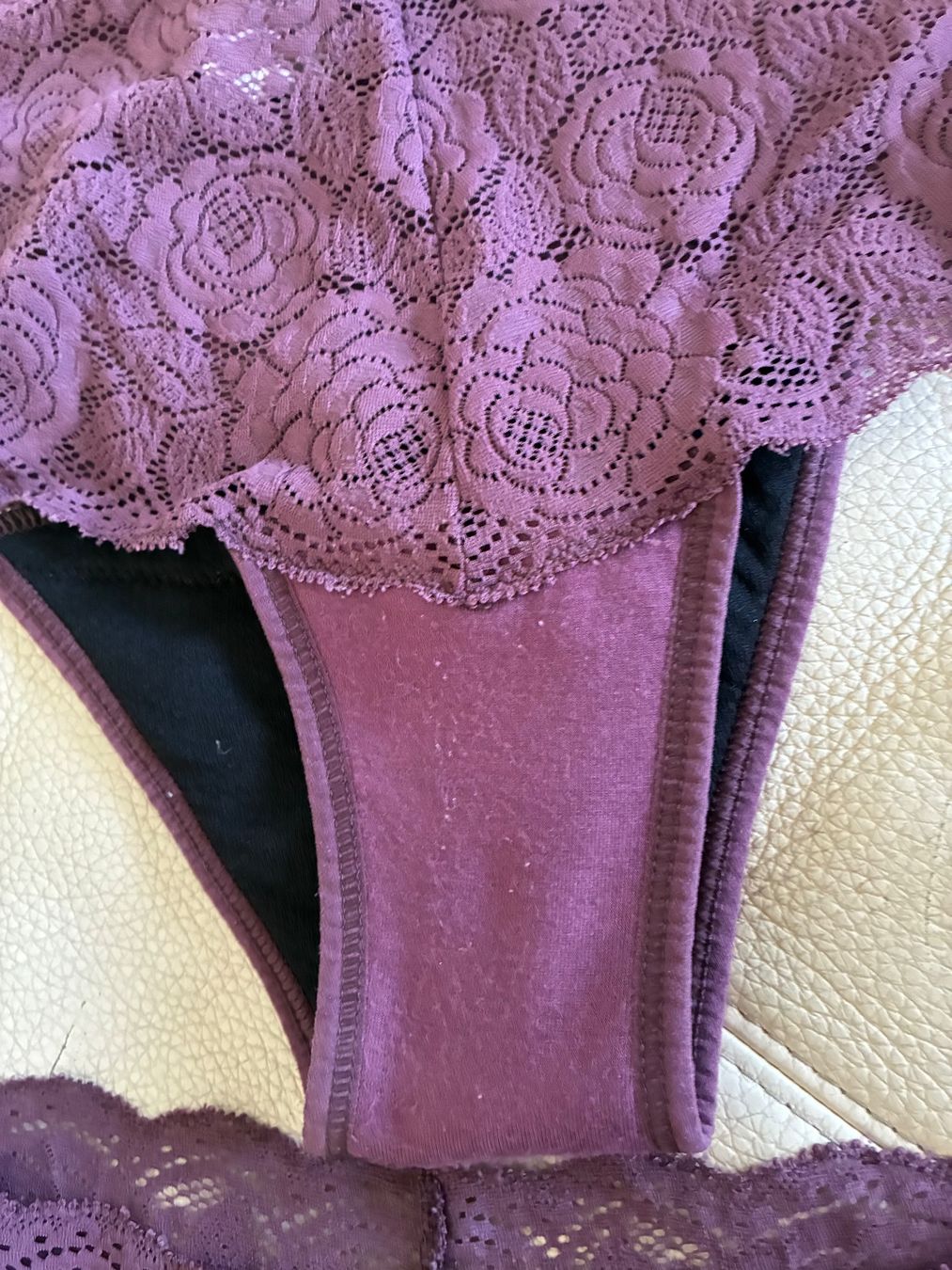 Altra biancheria intima: 2 Menstruations-/Periode Slips mit Spitze v. KORA MIKINO – Usato da Zürich venduto da Upippin 2