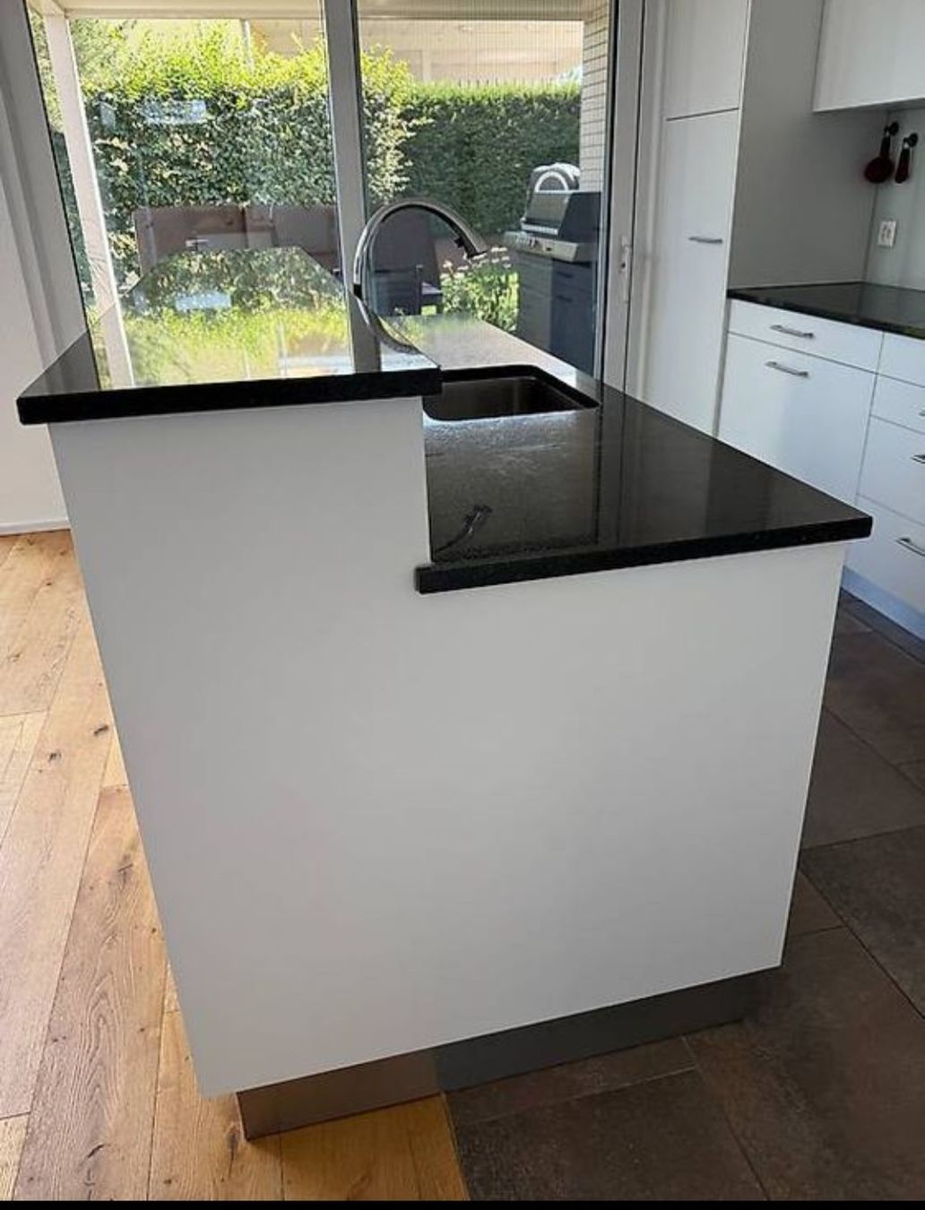 V-Zug Cucine complete: Moderne Schweizer Einbauküche mit hochwertigen Geräten  – Usato da Zunzgen venduto da Fleksi 3