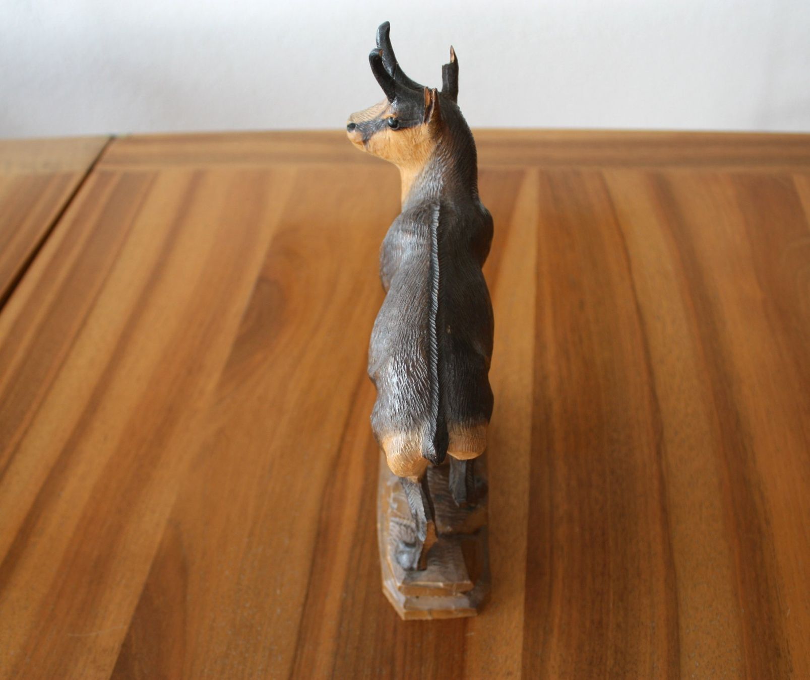Statuette: geschnitzte Holzgämse    Brienzer Schnitzerei – Usato da Spiez venduto da Trollius09 4