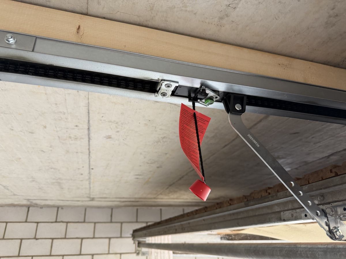 Autre matériel électrique: Garagentorantrieb EcoStar Liftronic – D'occasion à Oberdiessbach par SINFONIE13 2