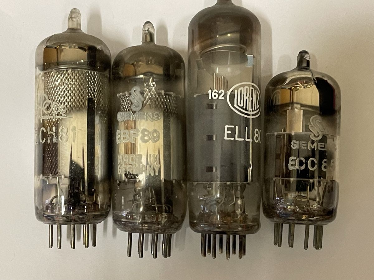 Componenti elettronici: 4x 80er Röhren gebraucht  – Usato da Oftringen venduto da Jradioman