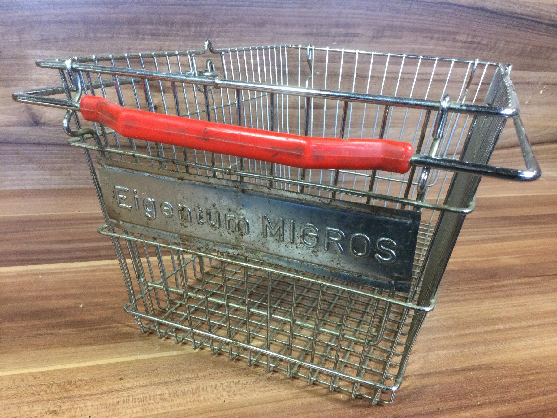 Outils anciens: Gebrauchter kultiger Migros Eisengitter Einkaufskorb – D'occasion à Wangen SZ par kuriosum12 4