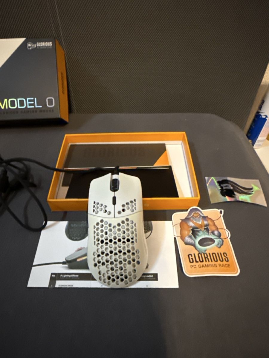 Mouse: Glorious Model O Gaming Mouse weiss guter Zustand – Usato da Oberönz venduto da Teixalex 3