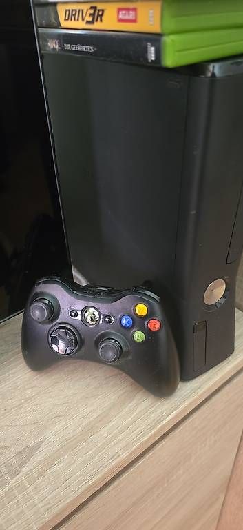 Console: Xbox 360 schwarz und c.a 60 Spiele – Usato da Flawil venduto da Jagodinac2 1