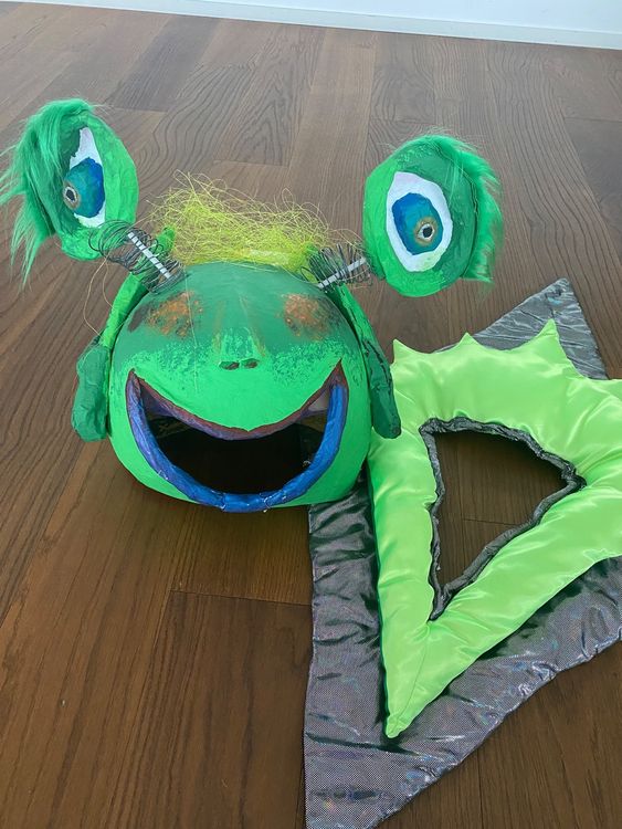 alien-oder-wassermann-gr-nes-fasnacht-strassenkleid-gr-l-gebraucht