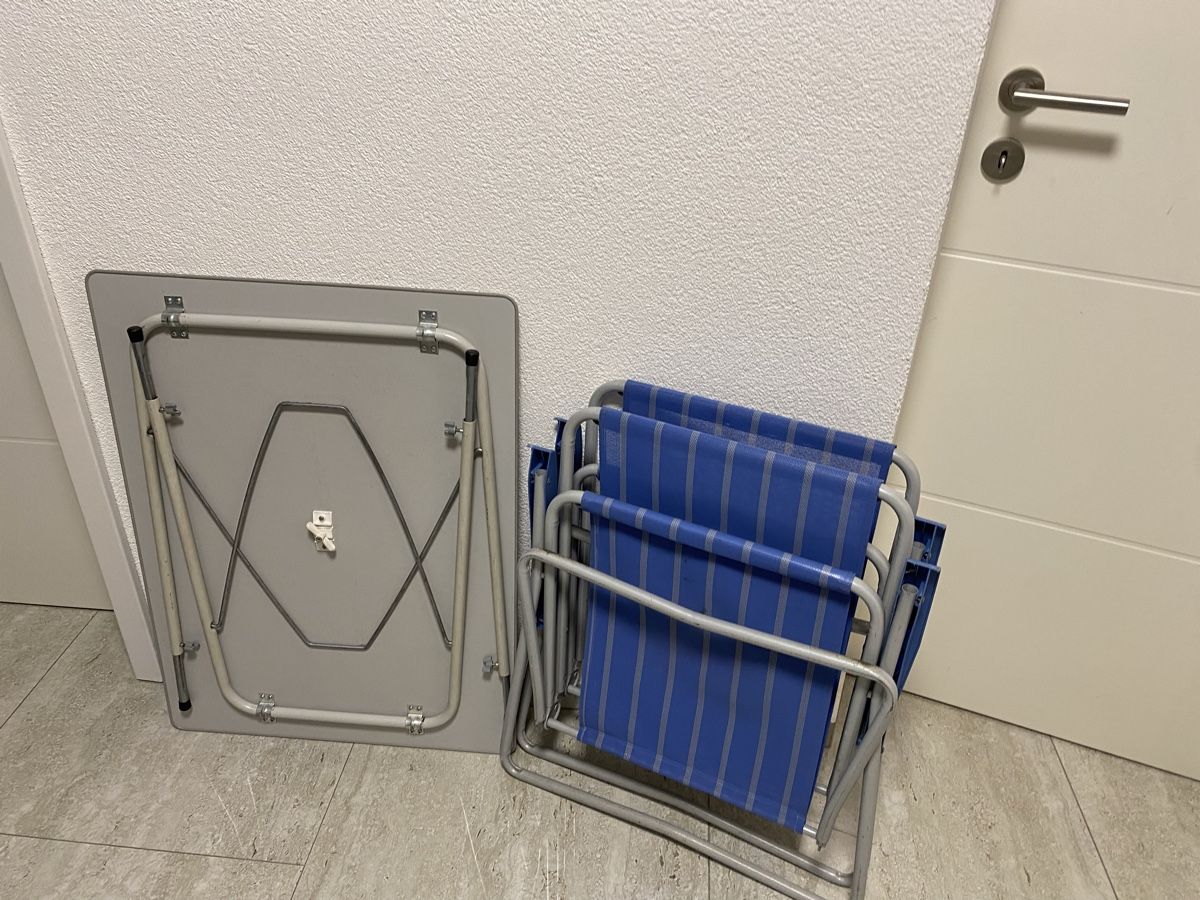 Tische: Campingtisch mit Campingstühlen – Gebraucht aus Birrwil von Bendegriz 2