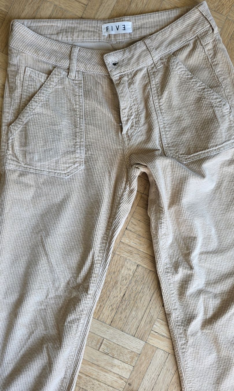 Hosen: pantalon beige Taille 36/38 – Gebraucht aus Yverdon-les-Bains von van_dq65