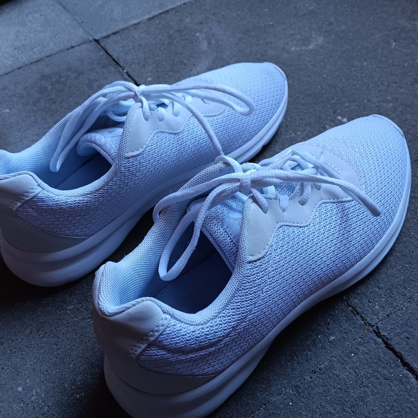 Scarpe da uomo: Vty Turnschuhe Sneaker weiss Grösse 45 – Usato da Chur venduto da chr_b2cn 2