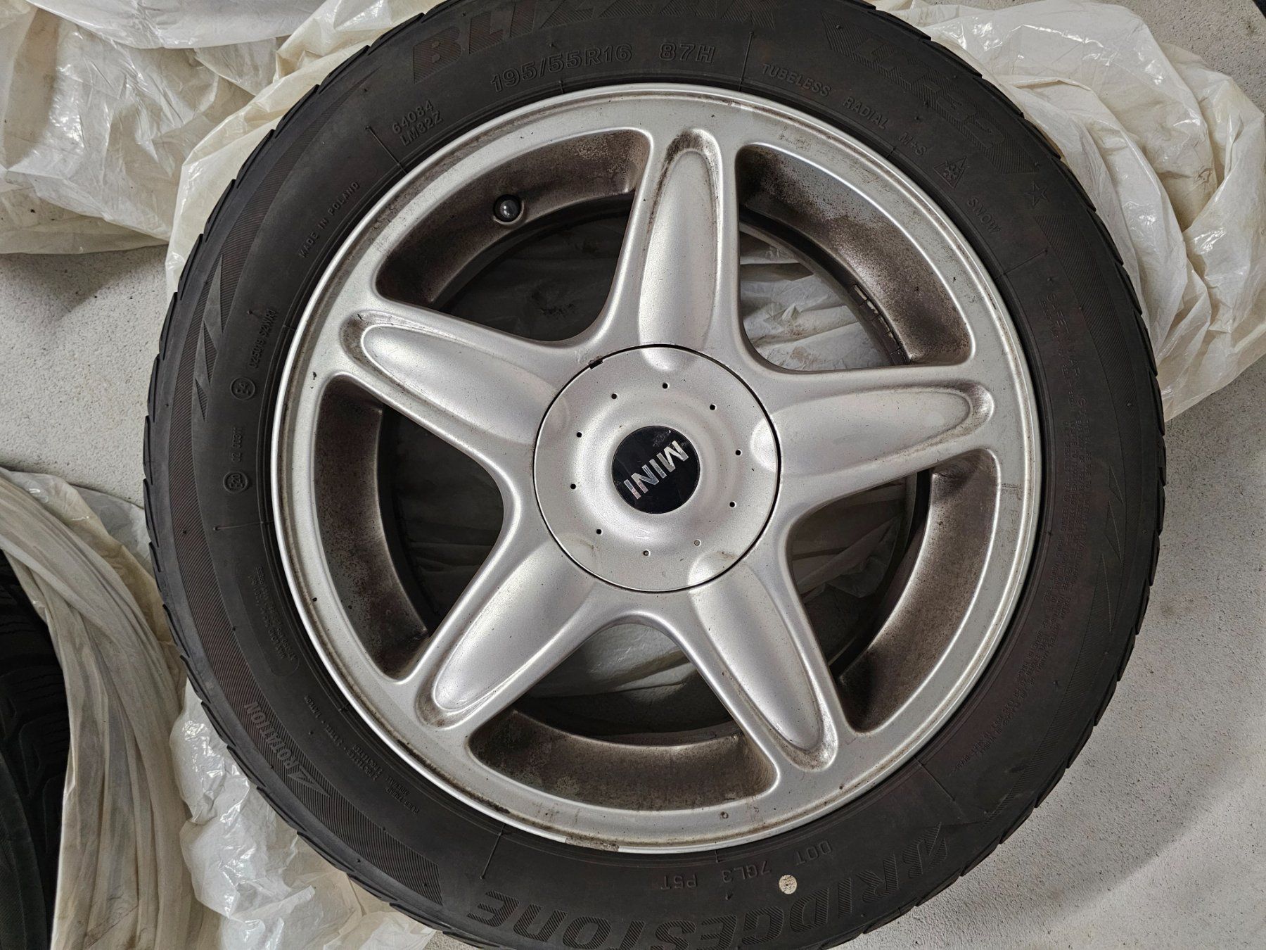 Mini Pneus & Kompletträder: 4 original MINI complete wheels (R57) – Gebraucht aus Urdorf von karol.muszkiewicz 1