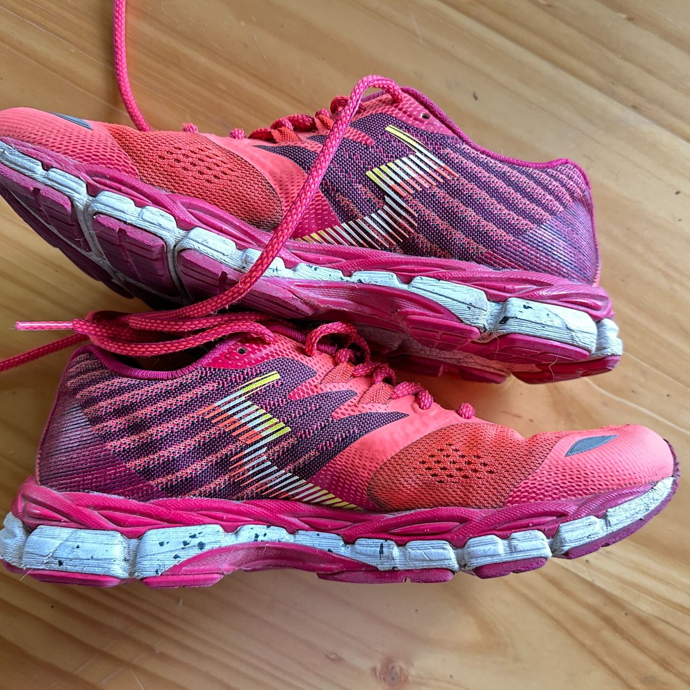Scarpe da donna: 361 Laufschuh, Gr. 39 – Usato da Tägertschi venduto da TheChange 3